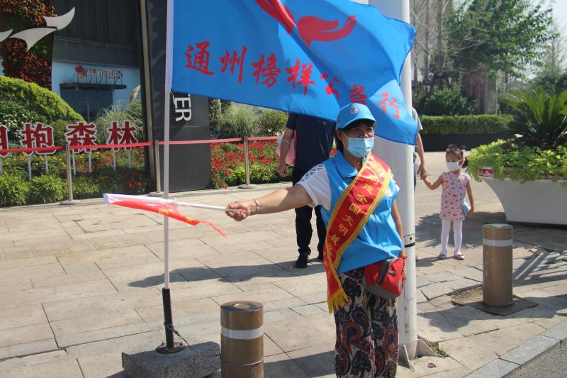 <strong>日本美女比比求插</strong>